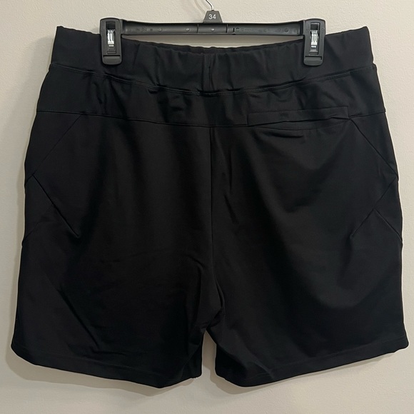 Alphalete - Premium Short - Black & Gold - XL - Picture 2 of 8